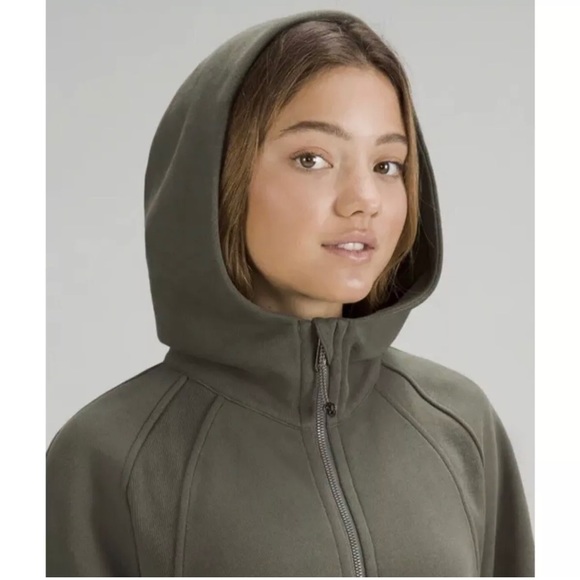Lululemon Scuba Oversized Full-Zip Hoodie in army green - Picture 3 of 12